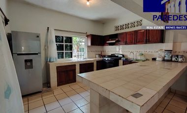 C102 Venta de Casa 4 recamaras dos niveles en Coacoyul