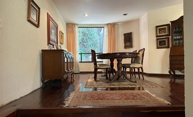 BOSQUES DE LAS LOMAS, Casa en venta rodeada de jardín con vista al bosque