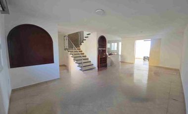 Rento casa en Condominio Residencial en Burgos Bugambilias