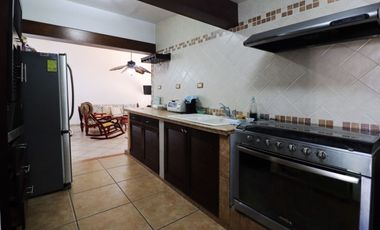 BONITA CASA DE UN PISO EN VENTA EN FLORES DEL VALLE