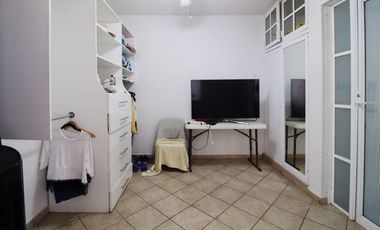 BONITA CASA DE UN PISO EN VENTA EN FLORES DEL VALLE