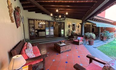 CASA CON ALBERCA, ÁREAS DE JUEGOS Y POTENCIAL AIRBNB EN ACAPANTZINGO, CUERNAVACA