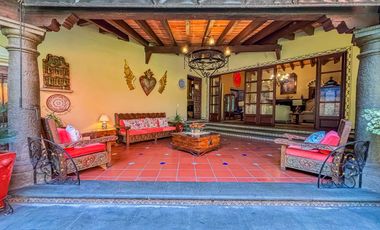 CASA CON ALBERCA, ÁREAS DE JUEGOS Y POTENCIAL AIRBNB EN ACAPANTZINGO, CUERNAVACA