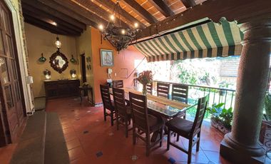 CASA CON ALBERCA, ÁREAS DE JUEGOS Y POTENCIAL AIRBNB EN ACAPANTZINGO, CUERNAVACA