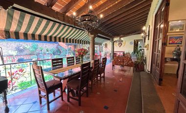 CASA CON ALBERCA, ÁREAS DE JUEGOS Y POTENCIAL AIRBNB EN ACAPANTZINGO, CUERNAVACA