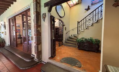 CASA CON ALBERCA, ÁREAS DE JUEGOS Y POTENCIAL AIRBNB EN ACAPANTZINGO, CUERNAVACA