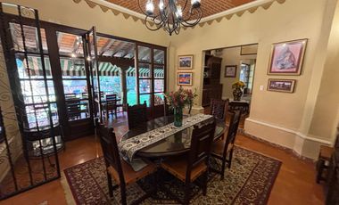 CASA CON ALBERCA, ÁREAS DE JUEGOS Y POTENCIAL AIRBNB EN ACAPANTZINGO, CUERNAVACA