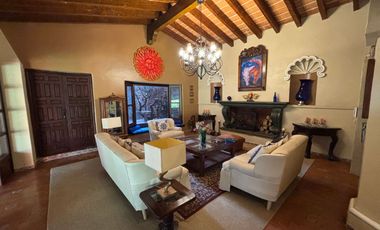 CASA CON ALBERCA, ÁREAS DE JUEGOS Y POTENCIAL AIRBNB EN ACAPANTZINGO, CUERNAVACA