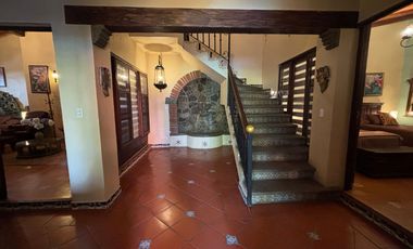 CASA CON ALBERCA, ÁREAS DE JUEGOS Y POTENCIAL AIRBNB EN ACAPANTZINGO, CUERNAVACA