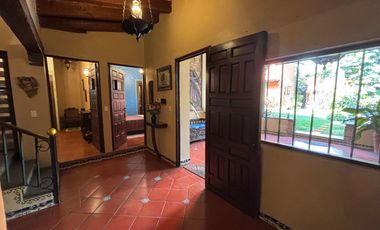 CASA CON ALBERCA, ÁREAS DE JUEGOS Y POTENCIAL AIRBNB EN ACAPANTZINGO, CUERNAVACA