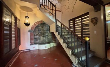 CASA CON ALBERCA, ÁREAS DE JUEGOS Y POTENCIAL AIRBNB EN ACAPANTZINGO, CUERNAVACA