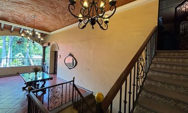 CASA CON ALBERCA, ÁREAS DE JUEGOS Y POTENCIAL AIRBNB EN ACAPANTZINGO, CUERNAVACA