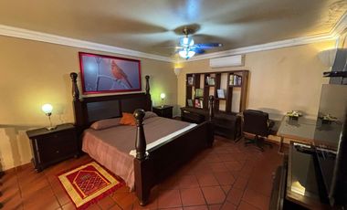 CASA CON ALBERCA, ÁREAS DE JUEGOS Y POTENCIAL AIRBNB EN ACAPANTZINGO, CUERNAVACA