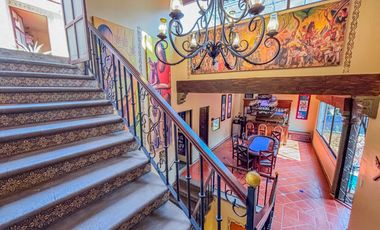 CASA CON ALBERCA, ÁREAS DE JUEGOS Y POTENCIAL AIRBNB EN ACAPANTZINGO, CUERNAVACA