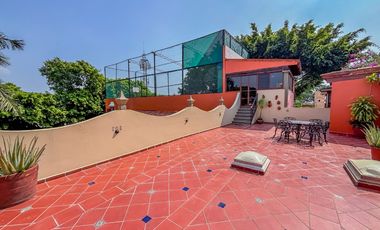 CASA CON ALBERCA, ÁREAS DE JUEGOS Y POTENCIAL AIRBNB EN ACAPANTZINGO, CUERNAVACA