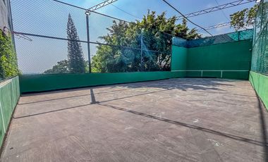 CASA CON ALBERCA, ÁREAS DE JUEGOS Y POTENCIAL AIRBNB EN ACAPANTZINGO, CUERNAVACA