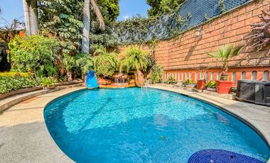 CASA CON ALBERCA, ÁREAS DE JUEGOS Y POTENCIAL AIRBNB EN ACAPANTZINGO, CUERNAVACA