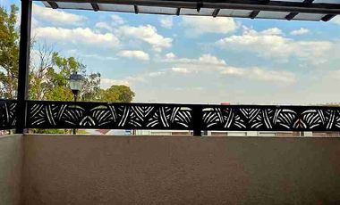 Venta de Casa en Villas del Fresno – Seguridad y Confort en 3 Niveles