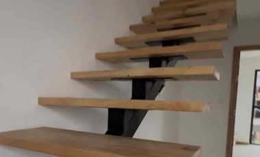 casas en venta a estrenar en la  vía Mayancela cerca del parque industrial de cuenca