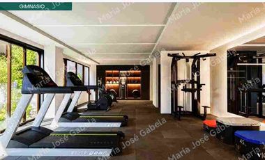 Hermosa Suite en penthouse, altura y media en área social, terraza cubierta de 11.52m² con vista espectacular en exclusiva zona de Santa Lucía Alta, sector Site Center.