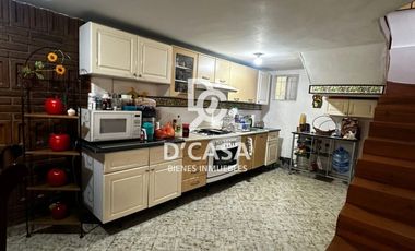 SE VENDE CASA EN ARBOLEDAS