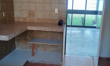 CASA AMPLIA EN PRIVADA