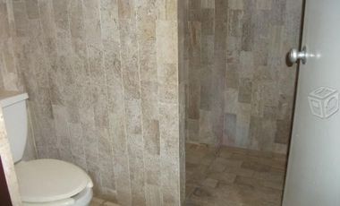 CASA AMPLIA EN PRIVADA
