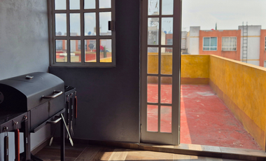 Casa ampliada en venta en privada en sección Bosques de Los Héroes, Tecámac