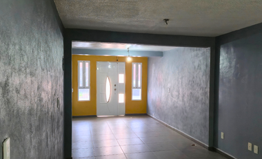 Casa ampliada en venta en privada en sección Bosques de Los Héroes, Tecámac