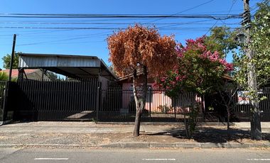 Se vende Casa 5 dormitorios con amplio terreno y estacionamientos en calle marchant Chillán Viejo