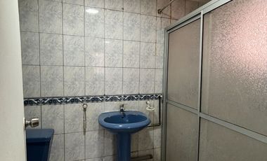 Se vende Casa 5 dormitorios con amplio terreno y estacionamientos en calle marchant Chillán Viejo