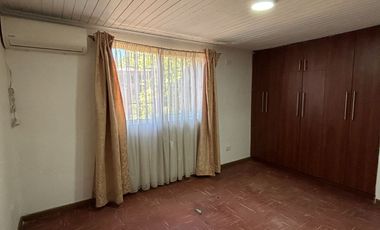 Se vende Casa 5 dormitorios con amplio terreno y estacionamientos en calle marchant Chillán Viejo