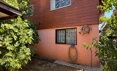 Se vende Casa 5 dormitorios con amplio terreno y estacionamientos en calle marchant Chillán Viejo