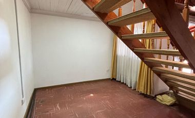 Se vende Casa 5 dormitorios con amplio terreno y estacionamientos en calle marchant Chillán Viejo