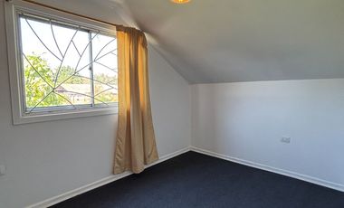 Se vende Casa 5 dormitorios con amplio terreno y estacionamientos en calle marchant Chillán Viejo