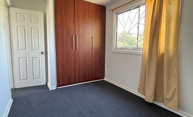 Se vende Casa 5 dormitorios con amplio terreno y estacionamientos en calle marchant Chillán Viejo