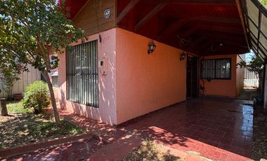 Se vende Casa 5 dormitorios con amplio terreno y estacionamientos en calle marchant Chillán Viejo