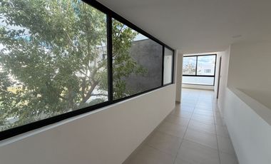 Casa en esquina, de 3 recámaras, family room, lista para entrega.