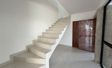 Casa en esquina, de 3 recámaras, family room, lista para entrega.