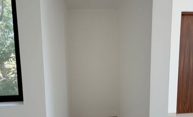 Casa en esquina, de 3 recámaras, family room, lista para entrega.