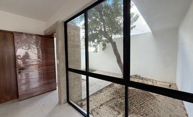 Casa en esquina, de 3 recámaras, family room, lista para entrega.