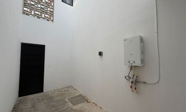 Casa en esquina, de 3 recámaras, family room, lista para entrega.