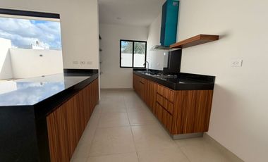 Casa en esquina, de 3 recámaras, family room, lista para entrega.