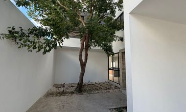 Casa en esquina, de 3 recámaras, family room, lista para entrega.