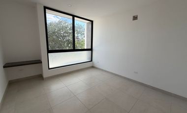 Casa en esquina, de 3 recámaras, family room, lista para entrega.