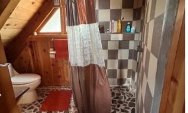 VENDO PRECIOSA CABAÑA DE MADERA EN TLALPUJAHUA, MICHOACAN