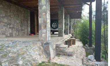 VENDO PRECIOSA CABAÑA DE MADERA EN TLALPUJAHUA, MICHOACAN