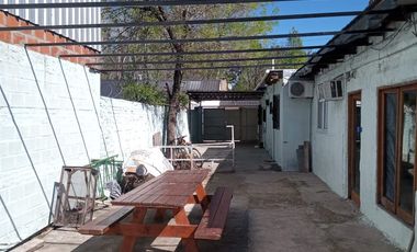 EN  VENTA CASA CON PILETA , EN PEREZ