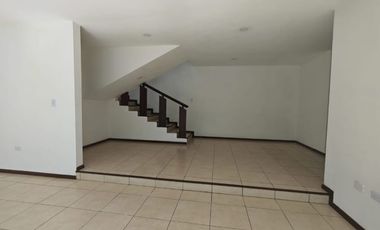Casa en venta en la recta a Cholula, Fraccionamiento Quetzalcoatl