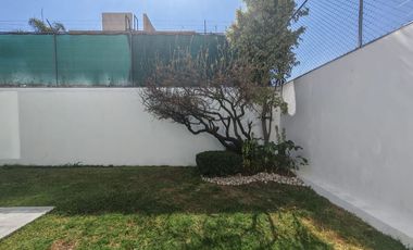 Casa en venta en la recta a Cholula, Fraccionamiento Quetzalcoatl